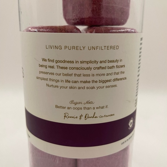 RAW SUGAR Bath Fizzers - Pineapple, Maqui Berry and Coconut - Picture 2 of 3